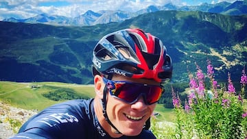 Chris Froome, durante un entrenamiento con el maillot del Ineos Grenadiers.