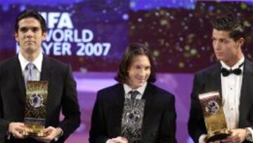 Kaká, Messi y Cristiano durante la entrega de premios de la FIFA en 2007