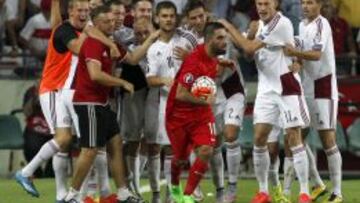 CON TURQUÍA. Arda Turan cuajó un buen partido ante Letonia, aunque acabó muy cansado.