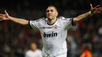 Karim Benzema celebra el gol que marcó contra el Galatasaray.
