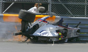 El polaco salió milagrosamente ileso tras sufrir un accidente en el GP de Canadá en 2007. Kubica perdió el control tras impactar con Trulli a unos 230 km/h. Su BMW se elevó ligeramente, chocó contra el muro y cruzó la pista dando varias vueltas de campana para terminar en la escapatoria volcado sobre el lado derecho. Únicamente se fracturó la pierna derecha. 