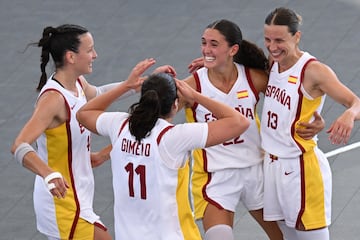 Sandra Ygueravide, Vega Gimeno, Juana Camilión y Gracia Alonso de Armiño forman el cuarteto que ha asegurado la medalla en el estreno olímpico de España en esta modalidad.