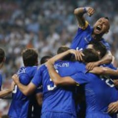 Vidal es el quinto chileno en llegar a la final de la Champions