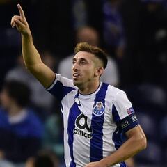 Héctor Herrera habría solicitado un bono al Lyon para firmar