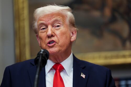 Estados Unidos suspendem ajuda militar à Ucrânia