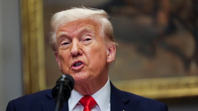 Estados Unidos suspende la ayuda militar a Ucrania