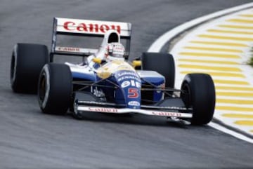 Nigel Mansell se retiró de la F1 y compitió en Cart IndyCar donde ganó en su primer año pero no pudo conseguir la victoria en las 500 Millas de Indianapolis.