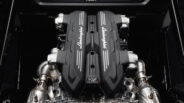 ¿Cuánta potencia tiene el nuevo motor V12 híbrido de Lamborghini?