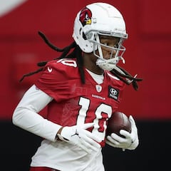 Is former Cardinals WR DeAndre Hopkins selling himself to NFL teams on Twitter?