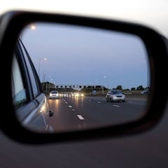 La 'holandesa', la técnica que recomienda la Guardia Civil al bajar del coche