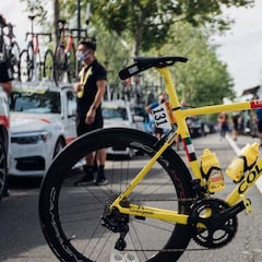 La bici de Pogacar en el Tour, a la venta por 25.500 euros
