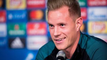 Marc-Andre ter Stegen ense&ntilde;a a pronunciar M&ouml;nchengladbach a trav&eacute;s de las redes sociales del FC Barcelona.