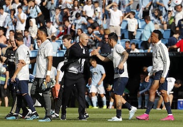 AGOSTO: James en su primera convocatoria con el Madrid. Fue contra el Celta de Vigo, estuvo los 90 minutos en el banco. 