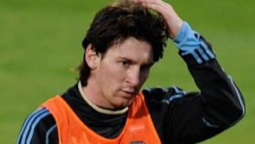 Galeano: "Messi es el mejor del mundo porque sigue jugando como de niño en su barrio"