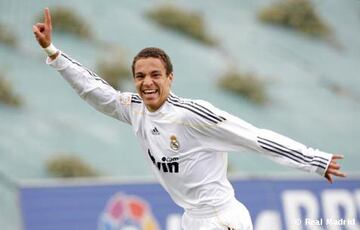 En el verano de 2010 se oficializó el fichaje de Rodrigo Moreno por el Benfica. El equipo portugués desembolsó por el delantero español un total de 6 millones de euros.