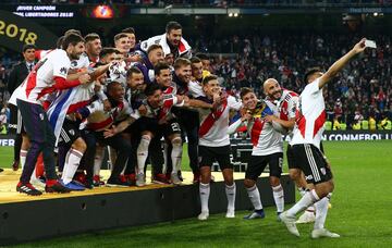 River Plate celebrate being crowned Copa Libertadores champions at the Bernabéu.