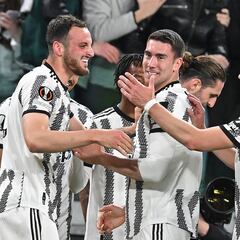 La Juve sufre, se asusta y gana