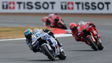 Álex Márquez y Marc Márquez en el esprint de Silverstone.