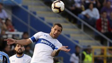 El mediocampista argentino valoró el gran nivel de su escuadra en el vital triunfo de la UC en el Grupo H de la Libertadores.