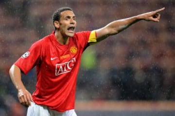 7 de noviembre: 37 años cumple el ex-defensa inglés Rio Ferdinand. Ganador de la Champions League con Manchester United, defendió a su selección en los mundiales de 1998, 2002 y 2006.