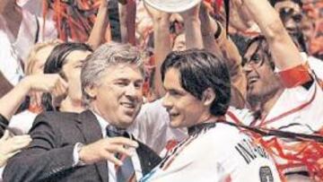 <b>ÉXITO TRAS ÉXITO </b>Ancelotti celebra la Copa de Europa que ganó con el Milán en la temporada 2002/03.