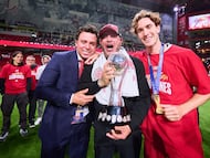 Santiago Sanroman Sports Director, Antonio Mohamed head coach with Trophy of Champion and Marcel Ruiz during the final second leg match between Toluca and America as part of the Liga BBVA MX, Torneo Clausura 2025 at Nemesio Diez Stadium on May 25, 2025 in Toluca, Estado de Mexico, Mexico.