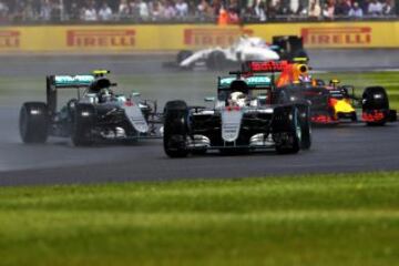 Lewis Hamilton por delante de Nico Rosberg y Max Verstappen.