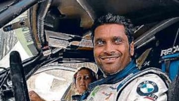 <b>EN EL COCHE. </b>Nasser Al Attiyah, al volante de su BMW X-Raid junto a su copiloto, Tina Thorner.