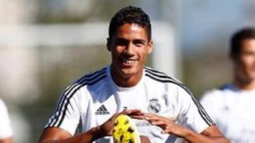 Varane, sonriente, ayer.
