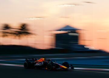 Max Verstappen durante la carrera del Gran Premio de Abu Dhabi de Fórmula 1 disputada en el Circuito de Yas Marina.