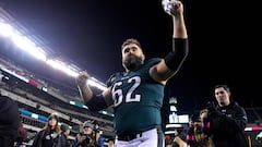 The former NBA player advised the Philadelphia Eagles center on how to handle retirement from professional sports.