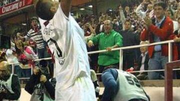 <strong>PRIMERA PARTE BRILLANTE.</strong> El Sevilla FC volvió a dejar patente que le tiene tomada la medida al Real Madrid al que venció por 2-0 en un partido intenso, con muchas oportunidades, donde la efectividad nervionense desequilibró en dos minutos el partido a favor de los de Manolo Jiménez.