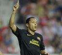 Adriano coloca líder al Barça