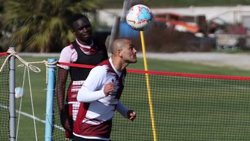 'Chupete' Suazo confesó en qué club piensa terminar su carrera