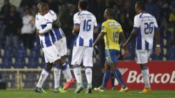 Los jugadores del Oporto celebran el gol de Brahimi.