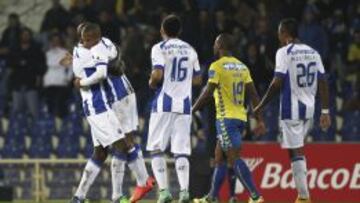 Los jugadores del Oporto celebran el gol de Brahimi.