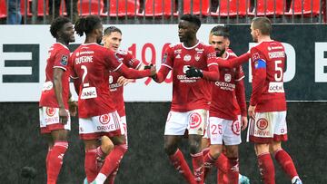 Brest's Uruguayan midfielder Martin Satriano (3rdL) celebrates after scoring a goal for his team during the French L1 football match between Stade Brestois 29 and Troyes at the Francis-Le Ble stadium, in Brest, on February 13, 2022. (Photo by Fred TANNEAU / AFP)
