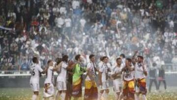 El Real Madrid acude a la sede del Gobierno regional y al Ayuntamiento de la capital antes de llegar al Estadio Santiago Bernab&eacute;u para celebrar la decima Copa de Europa.
 