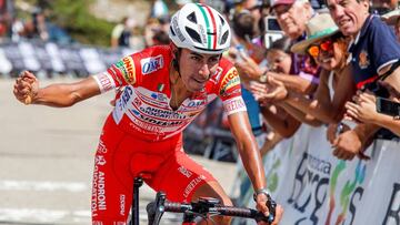 El corredor colombiano del conjunto Androni Giocatolli, Iv&aacute;n Ramiro Sosa, se lleva la &uacute;ltima etapa de la Vuelta a Burgos y se proclama vencedor de la ronda burgalesa, esta tarde en el puerto de Las Lagunas de Neila (Burgos).