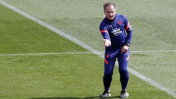 El Profe Ortega, en un entrenamiento del Atl&eacute;tico. 