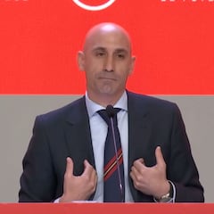 El emotivo discurso de Rubiales que encendió el aplauso en el salón: "No me merezco esto"