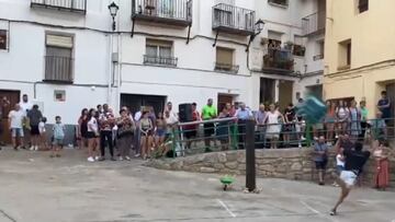 Pudo terminar en accidente: la competencia más ridícula de todas