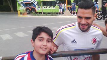 Falcao y Pékerman: los ídolos cerca de la gente en Argentina