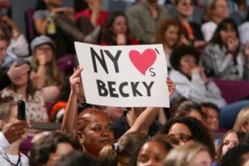 La afición de Nueva York siempre apoyo a Becky Hammon