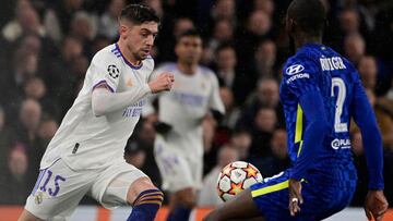 Valverde encara a Rudiger en un momento del 1-3 al Chelsea.