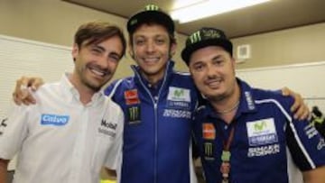 LOS JEFES. Pablo Nieto, junto a Rossi y Uccio ayer en el circuito de Motegi.