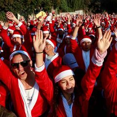 La 'Run Santa Run' de México no falla a su cita anual