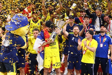 El Fenerbahçe año a año comienza a hacerse un nombre entre los grandes equipos de Europa. Los turcos han alcanzado la Final Four siete veces, saliendo exitosos en un par de ocasiones. Se trata del vigente campeón de la competición. 