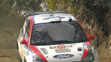 <b>PAGÓ LOS ERRORES DEL PRIMER DÍA.</B> A Carlos Sainz no le quedaba otra que tratar de olvidarse de los percances mecánicos del sábado y atacar desde el principio con el objetivo de ganar el mayor número posible de puestos.