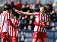 Jugadoras del Atlético celebran un gol al Levante en la Liga F.